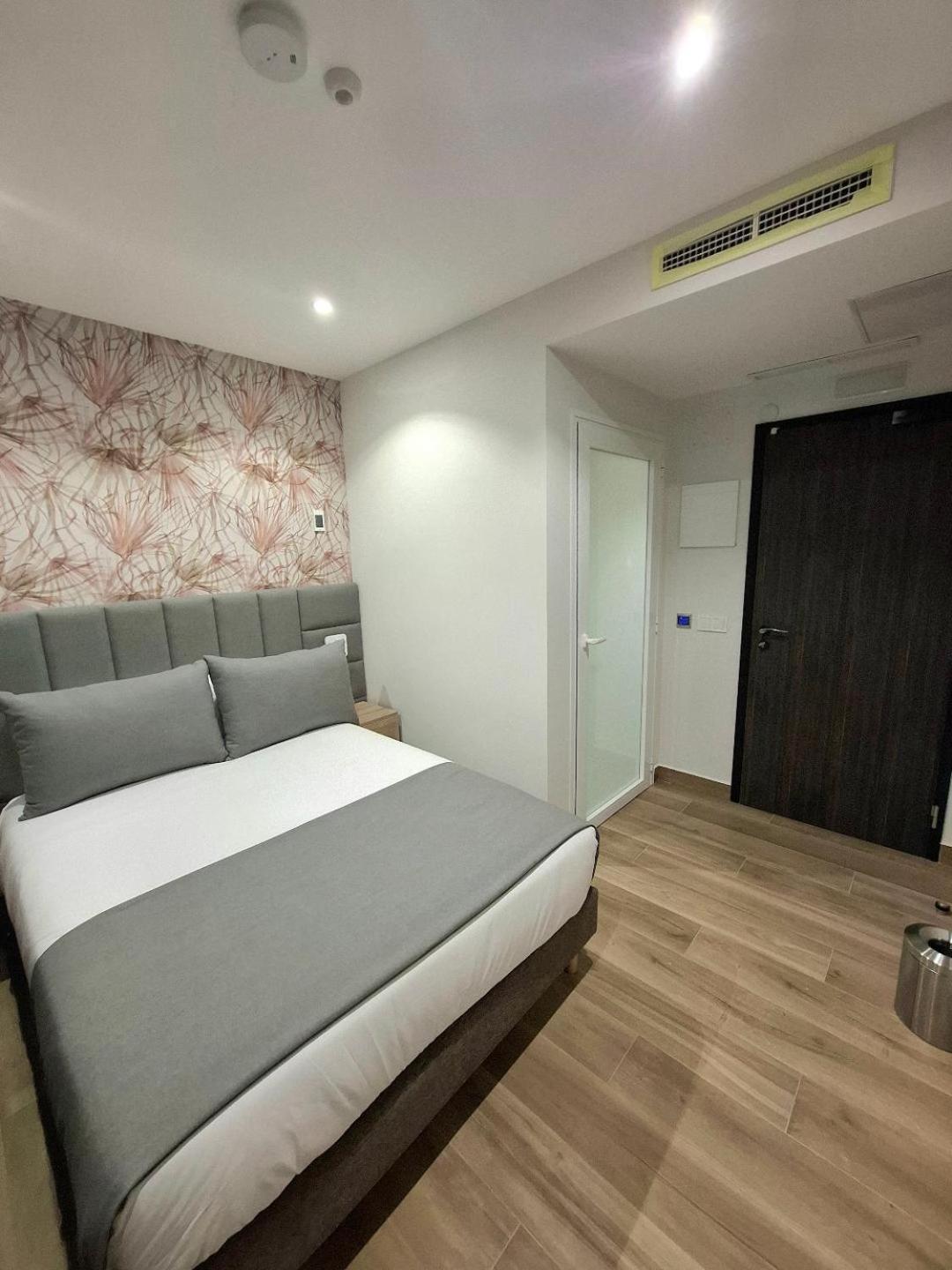 Hostal San Blas Мадрид Экстерьер фото