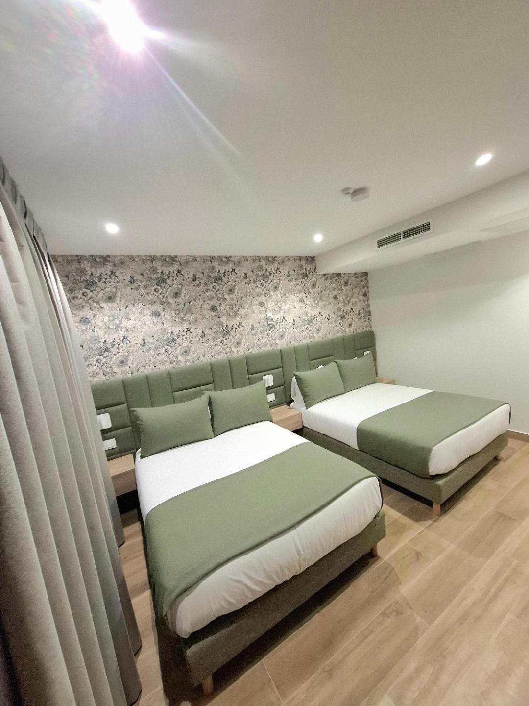 Hostal San Blas Мадрид Экстерьер фото
