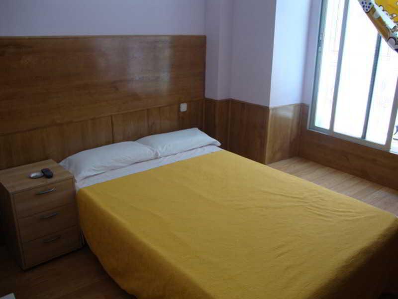 Hostal San Blas Мадрид Экстерьер фото